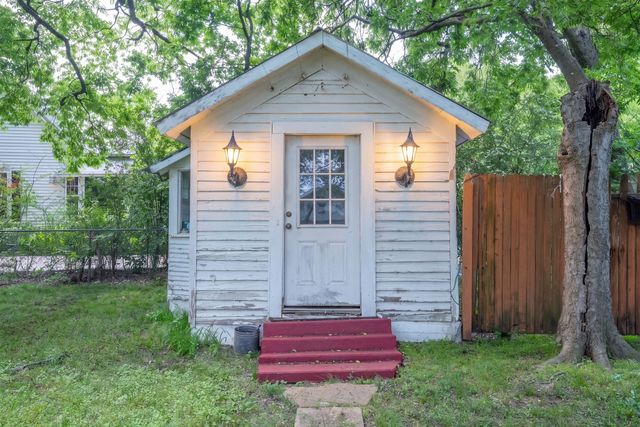604 S Pearl Street, Trenton, TX 75490