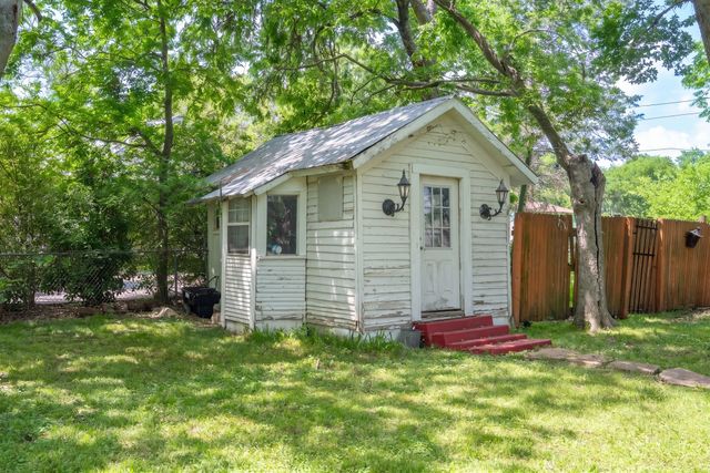 604 S Pearl Street, Trenton, TX 75490
