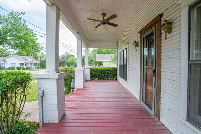 604 S Pearl Street, Trenton, TX 75490