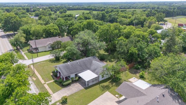 604 S Pearl Street, Trenton, TX 75490