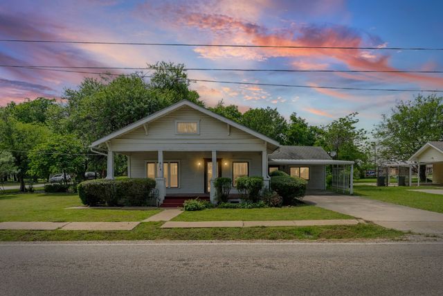 604 S Pearl Street, Trenton, TX 75490