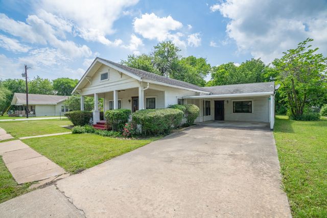 604 S Pearl Street, Trenton, TX 75490