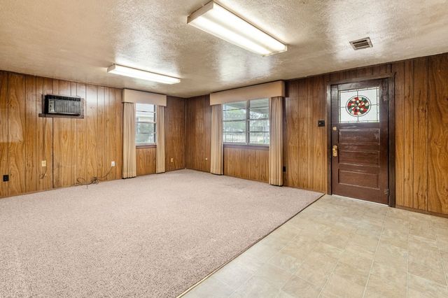 604 S Pearl Street, Trenton, TX 75490