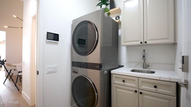 8989 N GAINEY CENTER Drive 101, Scottsdale, AZ 85258