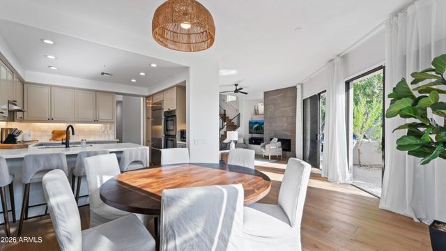 8989 N GAINEY CENTER Drive 101, Scottsdale, AZ 85258