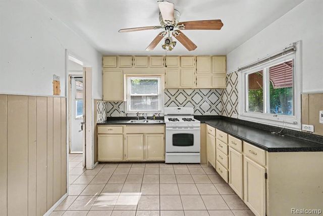 2089 Christner Street, Burton, MI 48519