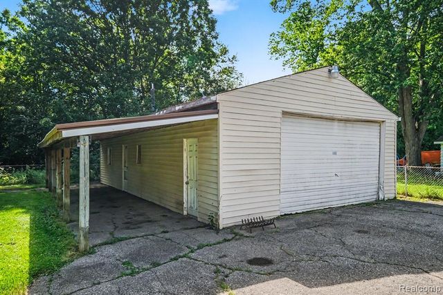 2089 Christner Street, Burton, MI 48519