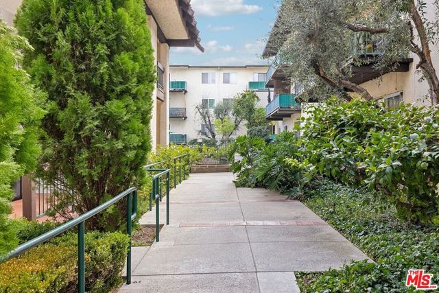 5460 White Oak Avenue A204, Encino, CA 91316