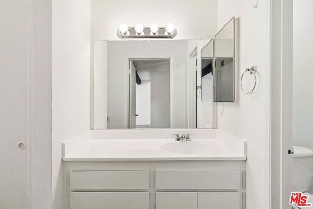 5460 White Oak Avenue A204, Encino, CA 91316