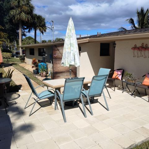 1150 NE County Line Road, Jensen Beach, FL 34957