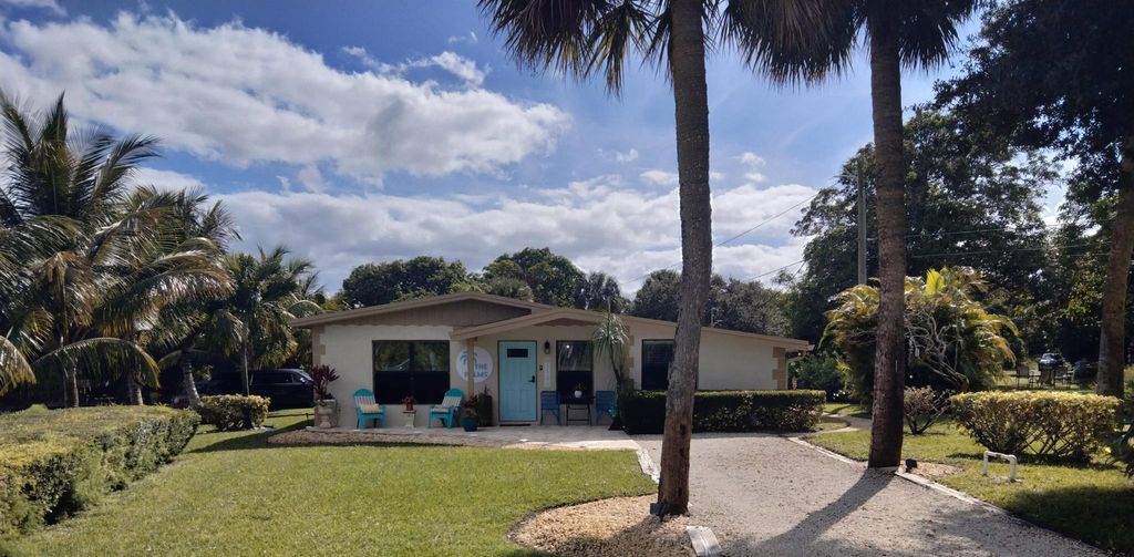 1150 NE County Line Road, Jensen Beach, FL 34957