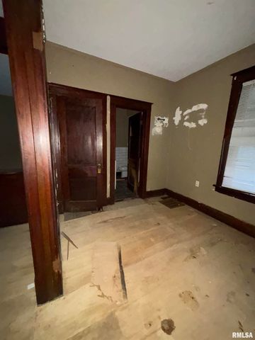 515 S MARY Street, Peoria, IL 61603