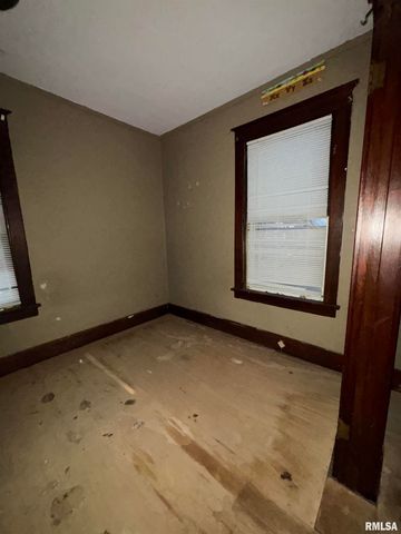 515 S MARY Street, Peoria, IL 61603