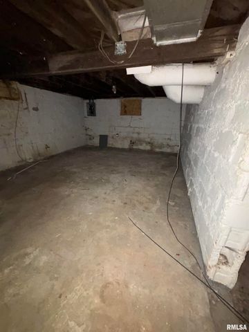 515 S MARY Street, Peoria, IL 61603