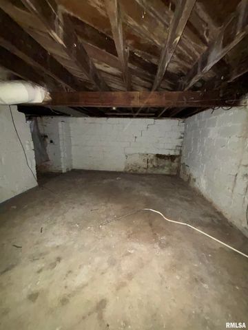 515 S MARY Street, Peoria, IL 61603