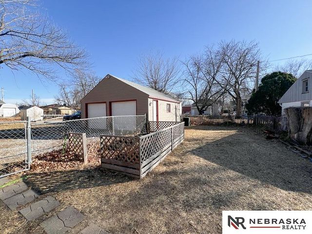 4611 Madison Avenue, Lincoln, NE 68504