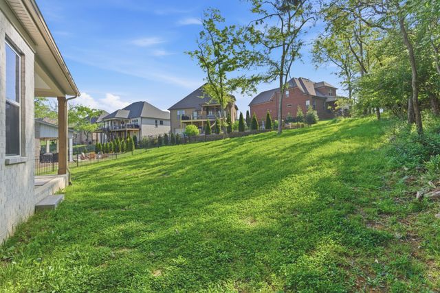 383 Arrow Ct, Hendersonville, TN 37075