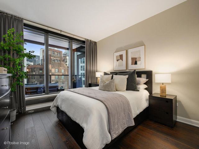 60 E Monroe Street 2001, Chicago, IL 60603