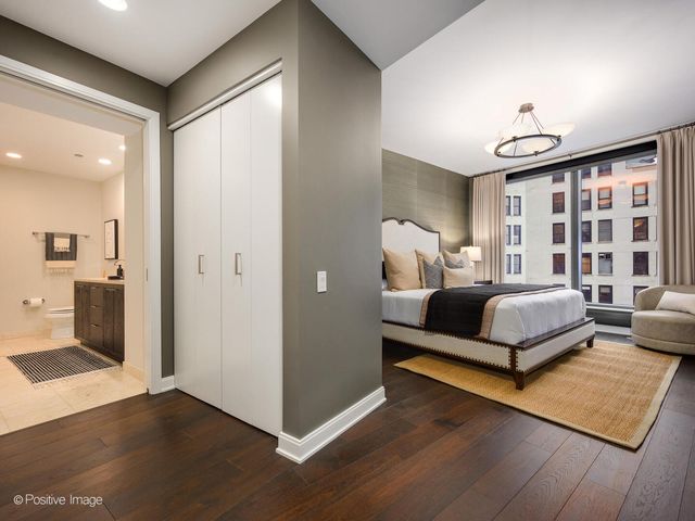 60 E Monroe Street 2001, Chicago, IL 60603