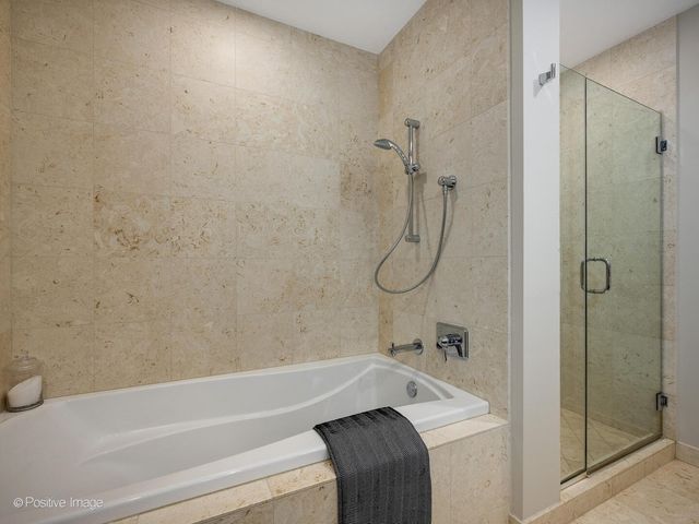 60 E Monroe Street 2001, Chicago, IL 60603