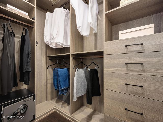 60 E Monroe Street 2001, Chicago, IL 60603