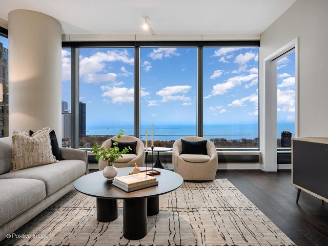 60 E Monroe Street 2001, Chicago, IL 60603