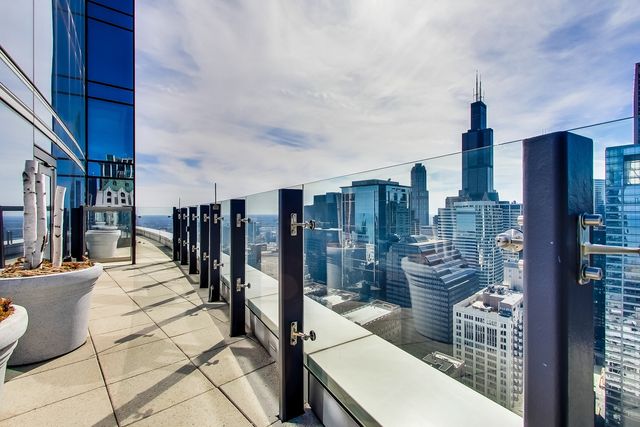 60 E Monroe Street 2001, Chicago, IL 60603