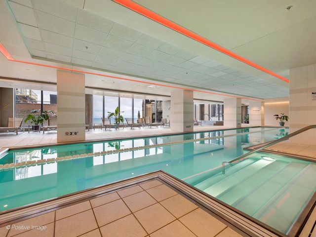 60 E Monroe Street 2001, Chicago, IL 60603