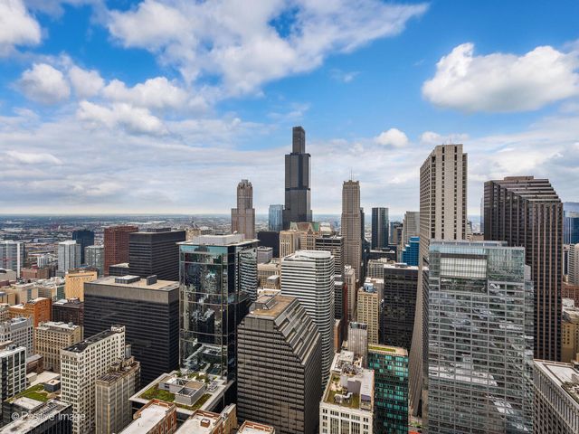 60 E Monroe Street 2001, Chicago, IL 60603