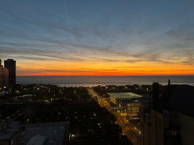 60 E Monroe Street 2001, Chicago, IL 60603