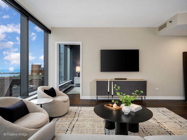 60 E Monroe Street 2001, Chicago, IL 60603