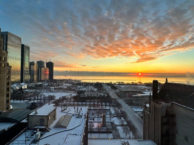 60 E Monroe Street 2001, Chicago, IL 60603