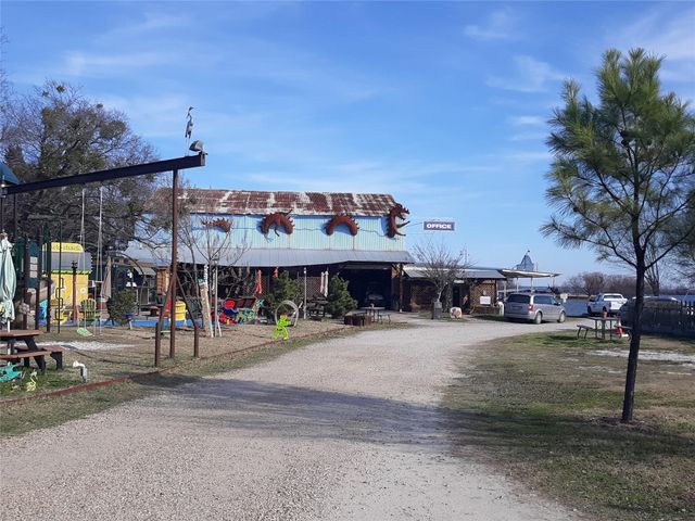 1012 Redoak Drive, West Tawakoni, TX 75474