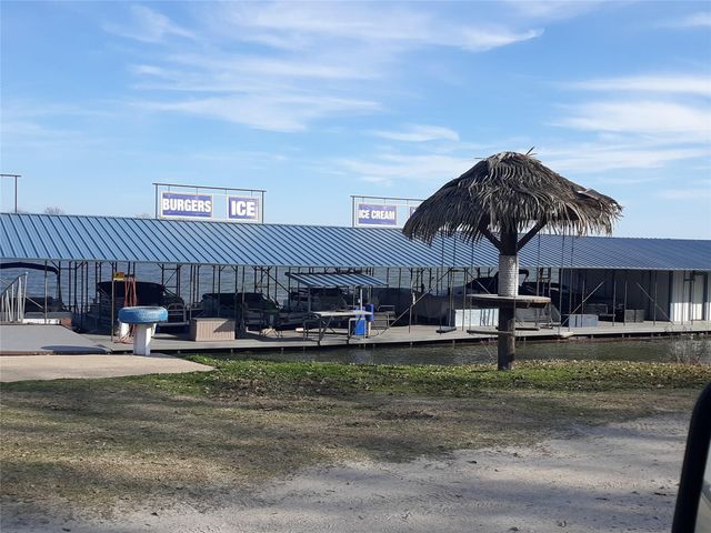 1012 Redoak Drive, West Tawakoni, TX 75474