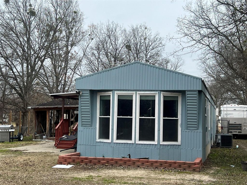 1012 Redoak Drive, West Tawakoni, TX 75474