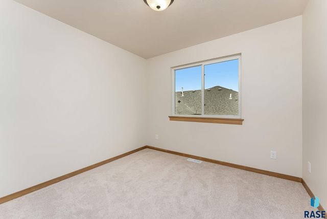 1225 Poplar Ave Avenue, Tea, SD 57064