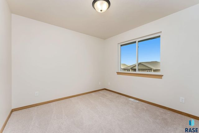 1225 Poplar Ave Avenue, Tea, SD 57064