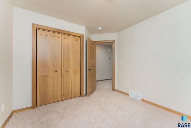 1225 Poplar Ave Avenue, Tea, SD 57064