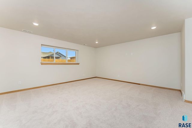 1225 Poplar Ave Avenue, Tea, SD 57064