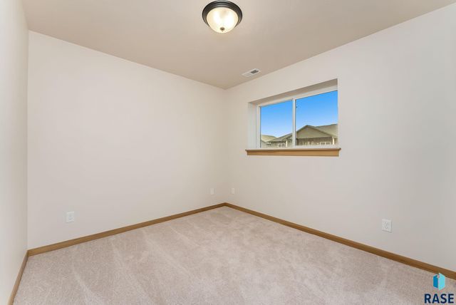 1225 Poplar Ave Avenue, Tea, SD 57064