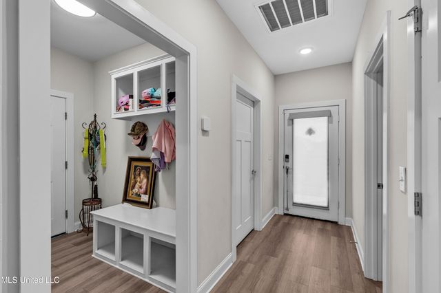 817 Long Leaf Circle, Brandon, MS 39042