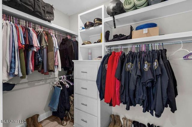 817 Long Leaf Circle, Brandon, MS 39042