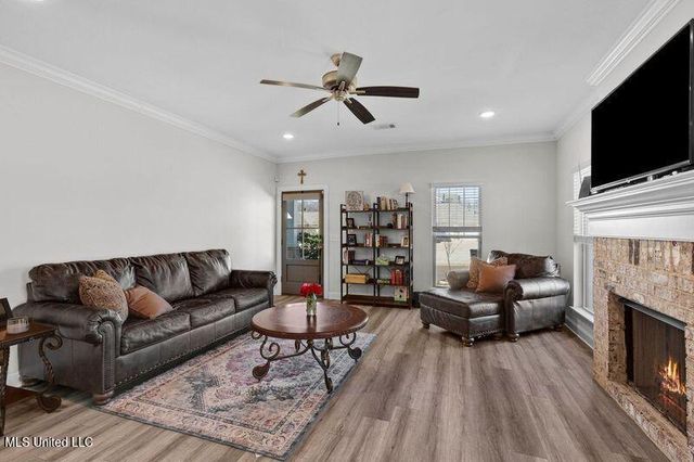 817 Long Leaf Circle, Brandon, MS 39042