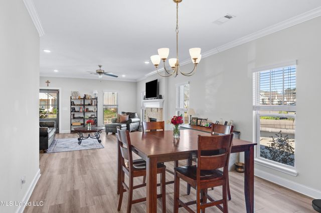 817 Long Leaf Circle, Brandon, MS 39042