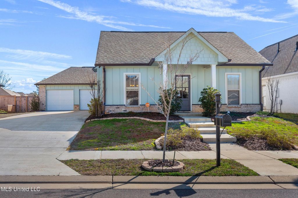 817 Long Leaf Circle, Brandon, MS 39042