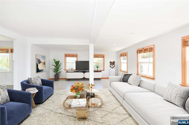 93 Copley Avenue, Teaneck, NJ 07666