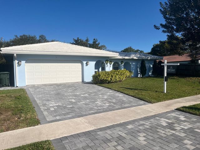 3244 NW 25th Way, Boca Raton, FL 33434