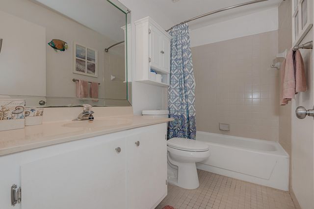 4 Verwood Way, Boynton Beach, FL 33426