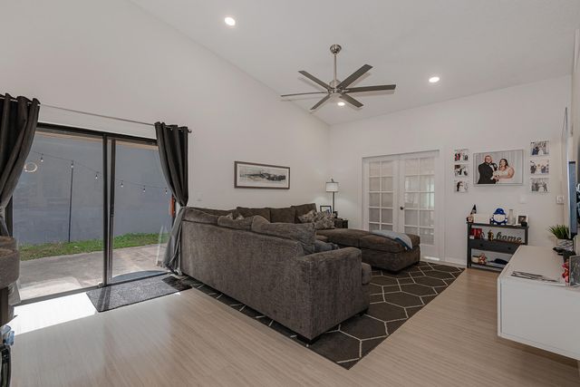 4 Verwood Way, Boynton Beach, FL 33426