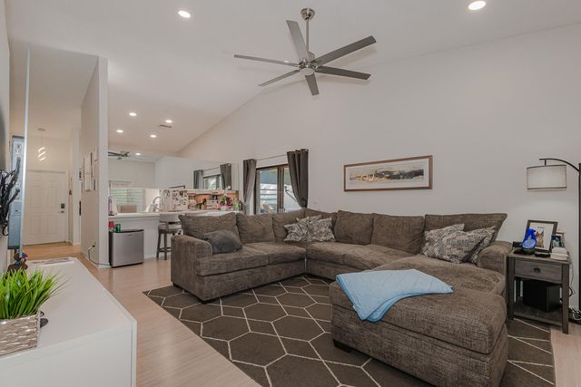 4 Verwood Way, Boynton Beach, FL 33426